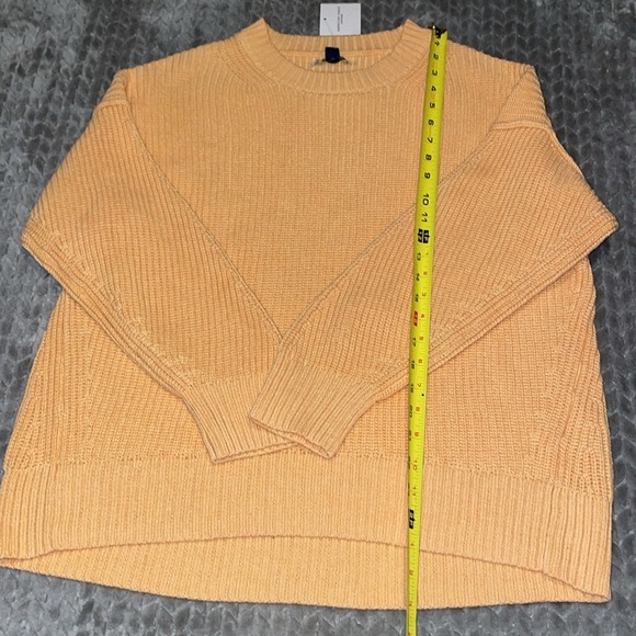 NWT American Eagle Outfitters Crew Neck Cardigan. Oversized Size Medium. - Picture 6 of 13